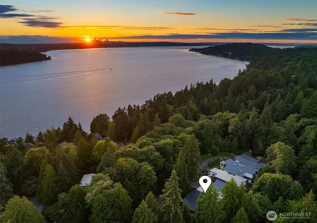 Photo 2 of Single family home for sale at 5222 Forest Ave Se, Mercer Island, WA 98040 | MLS# NWM2516634 | Listing updated on 2026-10-17