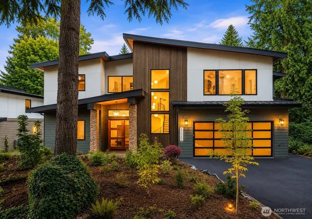 Photo 1 of Single family home for sale at 5222 Forest Ave Se, Mercer Island, WA 98040 | MLS# NWM2516634 | Listing updated on 2026-10-17