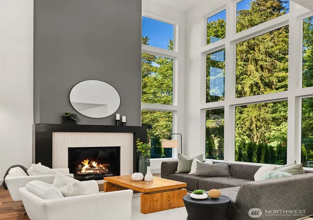 Photo 4 of Single family home for sale at 5222 Forest Ave SE, Mercer Island, WA 98040 | MLS# NWM2516634 | Listing updated on 2026-10-02
