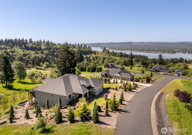 Photo 3 of Single family home for sale at 160 Windy River, Kalama, WA 98625 | MLS# NWM2517133 | Listing updated on 2026-09-21