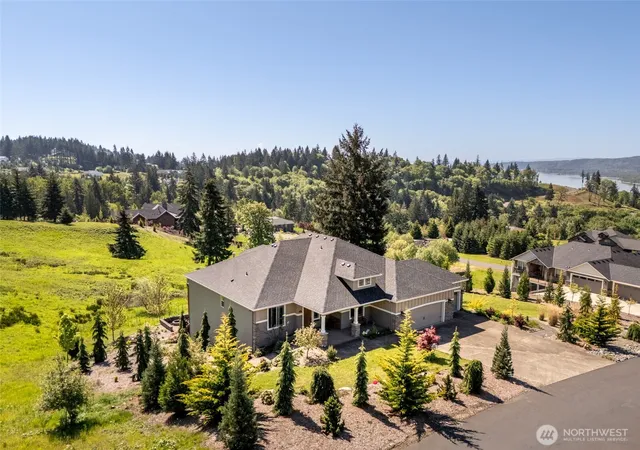 Photo 3 of Single family home for sale at 160 Windy River, Kalama, WA 98625 | MLS# NWM2517133 | Listing updated on 2026-09-21