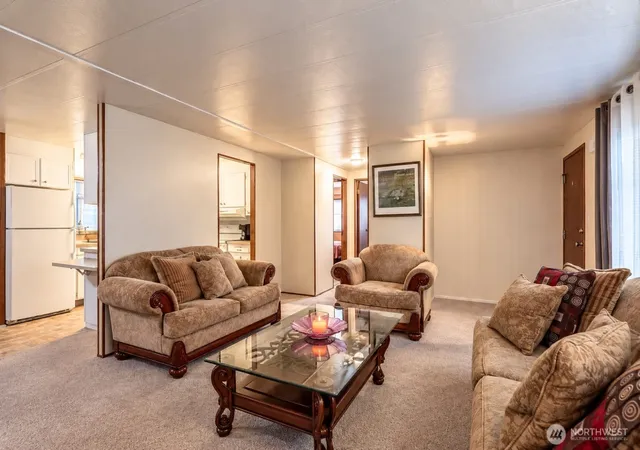 Photo 3 of Manufactured home for sale at 1402 22nd Street Ne #214, Auburn, WA 98002 | MLS# NWM2517135 | Listing updated on 2026-09-21