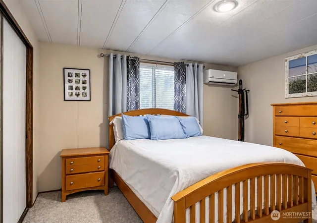Photo 4 of Manufactured home for sale at 1402 22nd Street NE #214, Auburn, WA 98002 | MLS# NWM2517135 | Listing updated on 2026-09-21