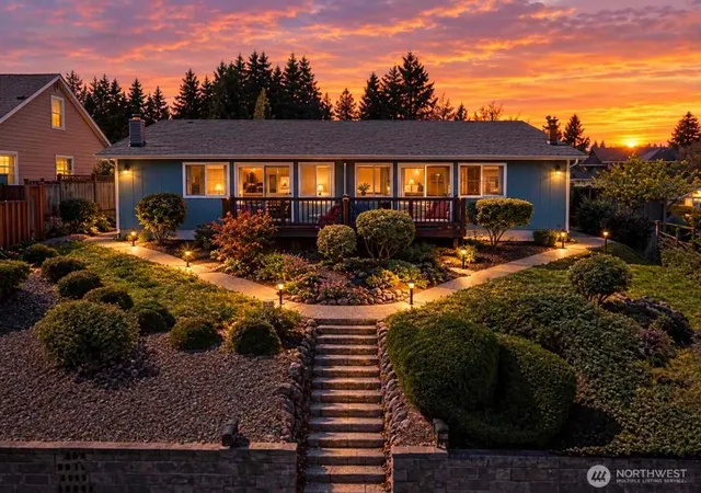 Photo 2 of Single family home for sale at 2505 N 2507 Wycoff Ave, Bremerton, WA 98312 | MLS# NWM2517189 | Listing updated on 2026-09-28