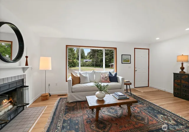 Photo 3 of Sale Pending at 11726 8th Avenue S, Seattle, WA 98168 | MLS# NWM2517366 | Listing updated on 2026-09-25