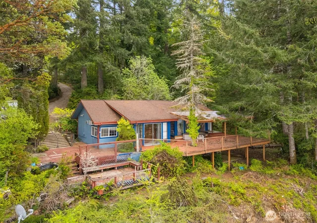 Photo 3 of Sale Pending at 6105 Elizan Dr Nw, Olympia, WA 98502 | MLS# NWM2517513 | Listing updated on 2026-09-21