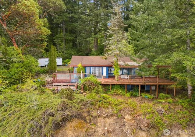 Photo 4 of Sale Pending at 6105 Elizan Dr NW, Olympia, WA 98502 | MLS# NWM2517513 | Listing updated on 2026-09-21