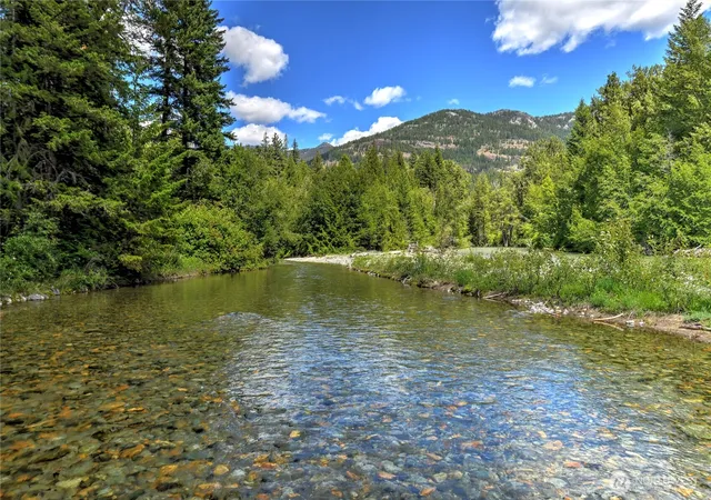 Photo 4 of Single family home for sale at 19 Two Rivers Rd, Mazama, WA 98833 | MLS# NWM2517561 | Listing updated on 2026-09-21