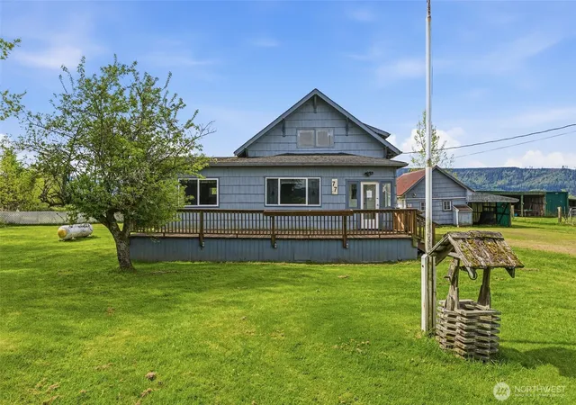 Photo 2 of Single family home for sale at 77 S Welcome Slough, Cathlamet, WA 98612 | MLS# NWM2517726 | Listing updated on 2026-09-21