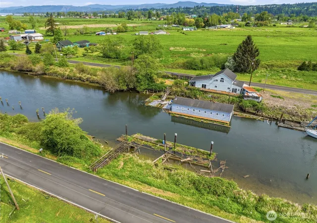 Photo 3 of Single family home for sale at 77 S Welcome Slough, Cathlamet, WA 98612 | MLS# NWM2517726 | Listing updated on 2026-09-21