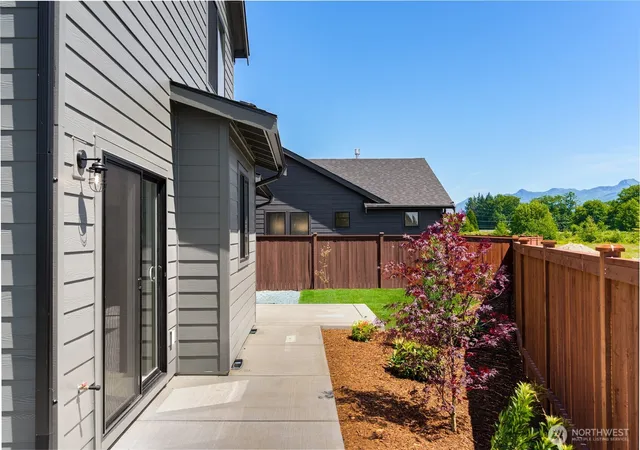 Photo 3 of Single family home for sale at 627 Legacy Way, Sedro Woolley, WA 98284 | MLS# NWM2517772 | Listing updated on 2026-09-30