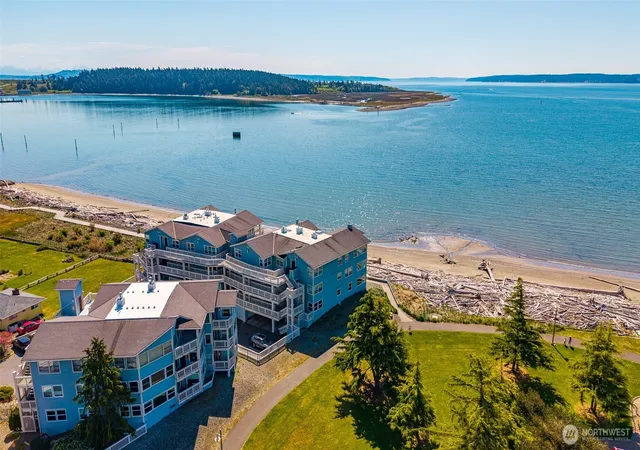 Photo 1 of Sale Pending at 651 Se Bayshore Dr #E102, Oak Harbor, WA 98277 | MLS# NWM2517844 | Listing updated on 2026-09-27