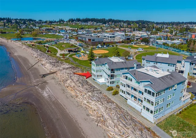 Photo 2 of Sale Pending at 651 Se Bayshore Dr #E102, Oak Harbor, WA 98277 | MLS# NWM2517844 | Listing updated on 2026-09-27