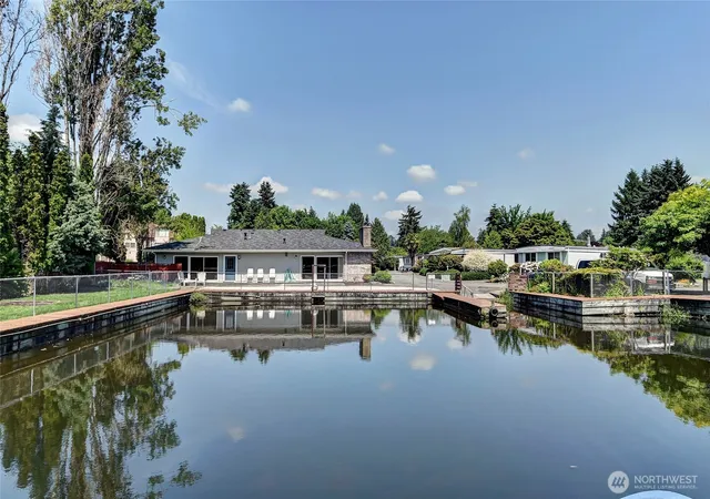 Manufactured home for sale at 7301 NE 175th Street #303, Kenmore, WA 98028 | MLS# NWM2518537