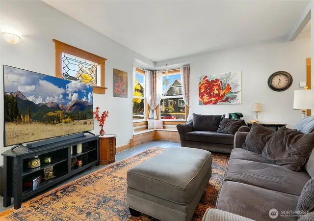 Photo 3 of Single family home for sale at 812 N Steele St, Tacoma, WA 98406 | MLS# NWM2518597 | Listing updated on 2026-09-28