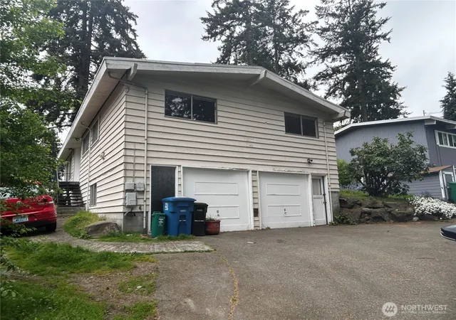 Photo 1 of Single family home for sale at 11718 5th Avenue Ne, Seattle, WA 98125 | MLS# NWM2518717 | Listing updated on 2026-09-21