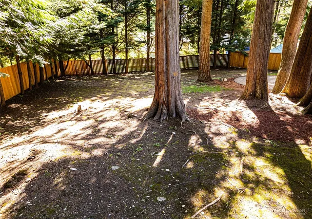Photo 4 of Sale Pending at 22039 NE 15th Street, Sammamish, WA 98074 | MLS# NWM2518779 | Listing updated on 2026-09-25