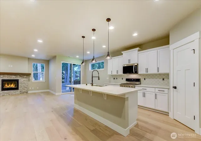 Photo 4 of Sale Pending at 19312 Meridian Dr SE #CW 11, Bothell, WA 98012 | MLS# NWM2518909 | Listing updated on 2026-09-25