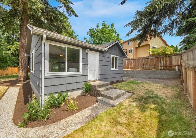 Photo 2 of Single family home for sale at 17806 83rd Place Ne, Kenmore, WA 98028 | MLS# NWM2518957 | Listing updated on 2026-10-02