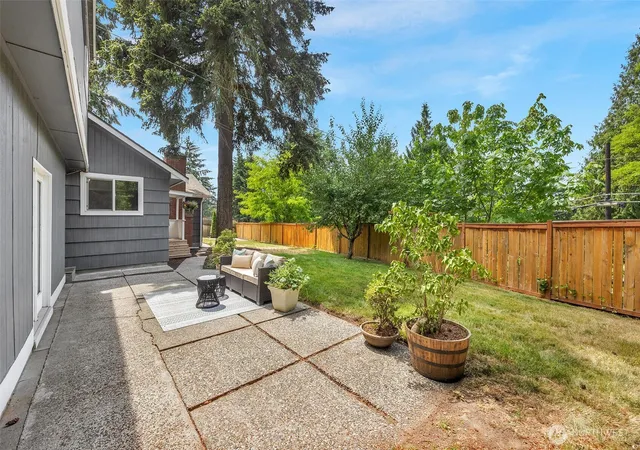 Photo 3 of Single family home for sale at 17806 83rd Place Ne, Kenmore, WA 98028 | MLS# NWM2518957 | Listing updated on 2026-10-02