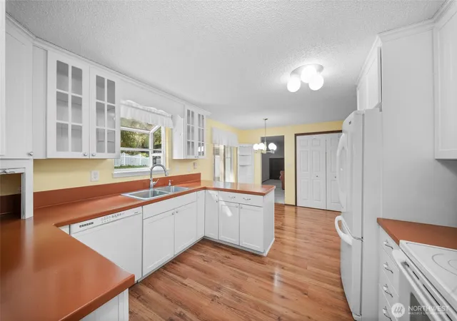 Photo 3 of Sale Pending at 8573 Conifer Ct Se, Olympia, WA 98513 | MLS# NWM2519005 | Listing updated on 2026-09-30