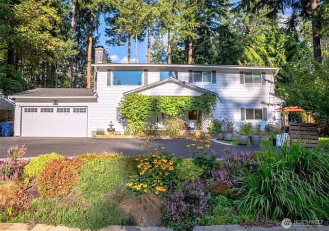 Photo 1 of Single family home for sale at 3515 W Tapps Dr E, Lake Tapps, WA 98391 | MLS# NWM2519375 | Listing updated on 2026-09-26