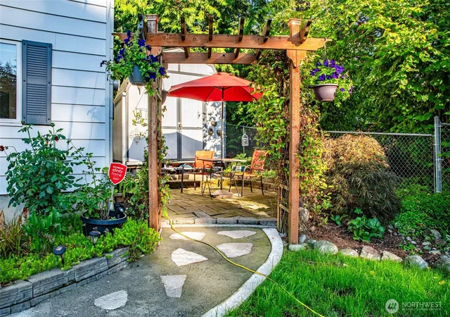 Photo 3 of Single family home for sale at 3515 W Tapps Dr E, Lake Tapps, WA 98391 | MLS# NWM2519375 | Listing updated on 2026-09-26