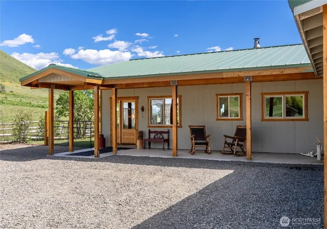 Photo 3 of Single family home for sale at 446 Rendezvous Rd, Winthrop, WA 98862 | MLS# NWM2519418 | Listing updated on 2026-09-21
