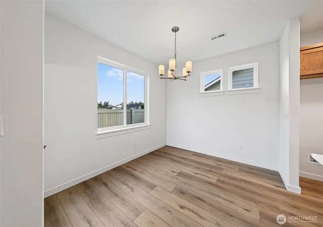 Photo 3 of Single family home for sale at 2024 N Oak Rd, Moses Lake, WA 98837 | MLS# NWM2519914 | Listing updated on 2026-09-21