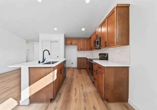 Photo 3 of Sale Pending at 1307 W Montclair St, Moses Lake, WA 98837 | MLS# NWM2520021 | Listing updated on 2026-09-29