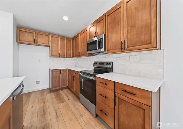 Photo 3 of Sale Pending at 1307 W Montclair St, Moses Lake, WA 98837 | MLS# NWM2520021 | Listing updated on 2026-09-29
