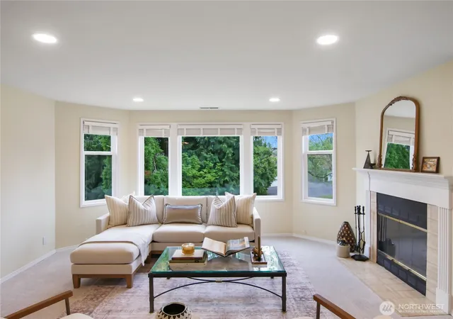 Photo 3 of Sale Pending at 22471 Se 42nd Terrace #2204, Issaquah, WA 98029 | MLS# NWM2520098 | Listing updated on 2026-09-17