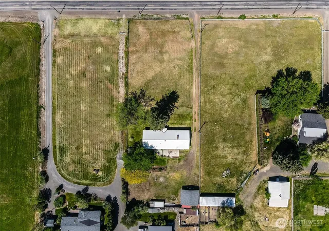 Photo 3 of Sale Pending at 11704 Gilbert Rd, Yakima, WA 98903 | MLS# NWM2520122 | Listing updated on 2026-09-25