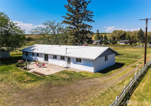 Photo 4 of Sale Pending at 11704 Gilbert Rd, Yakima, WA 98903 | MLS# NWM2520122 | Listing updated on 2026-09-25