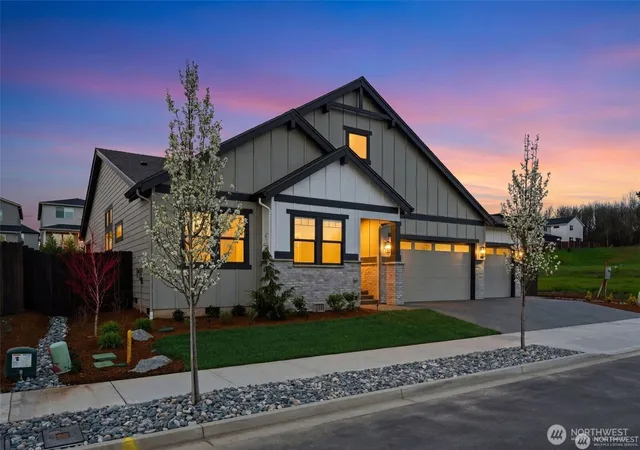 Photo 3 of Single family home for sale at 806 Nw 173rd Lot #4 Cir, Ridgefield, WA 98642 | MLS# NWM2520619 | Listing updated on 2026-09-25
