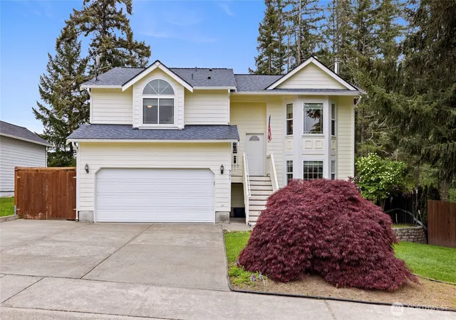 Photo 2 of Single family home for sale at 921 Erin Ln W, Eatonville, WA 98328 | MLS# NWM2521056 | Listing updated on 2026-09-21