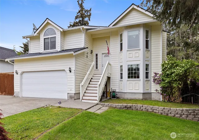 Photo 3 of Single family home for sale at 921 Erin Ln W, Eatonville, WA 98328 | MLS# NWM2521056 | Listing updated on 2026-09-21