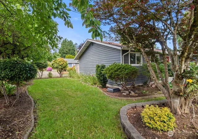 Photo 2 of Single family home for sale at 903 9th Avenue Sw, Tumwater, WA 98512 | MLS# NWM2521113 | Listing updated on 2026-09-21