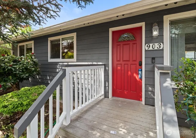 Photo 4 of Single family home for sale at 903 9th Avenue SW, Tumwater, WA 98512 | MLS# NWM2521113 | Listing updated on 2026-09-21