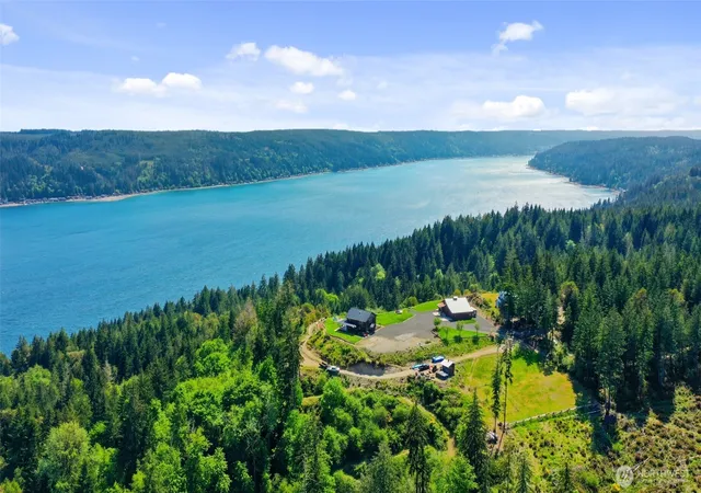 Photo 1 of Single family home for sale at 161 Ne Belfair View Rd, Belfair, WA 98528 | MLS# NWM2521119 | Listing updated on 2026-09-24
