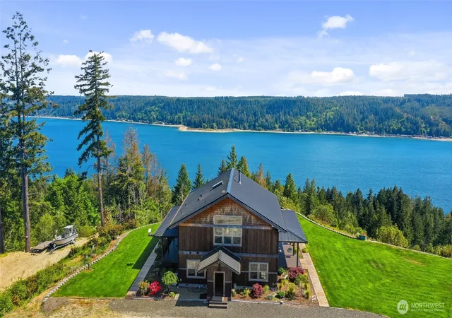 Photo 2 of Single family home for sale at 161 Ne Belfair View Rd, Belfair, WA 98528 | MLS# NWM2521119 | Listing updated on 2026-09-24