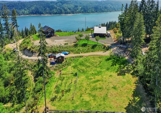 Photo 3 of Single family home for sale at 161 NE Belfair View Rd, Belfair, WA 98528 | MLS# NWM2521119 | Listing updated on 2026-09-24