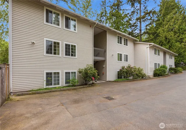 Condo for sale at 2721 NE 195th Street #3, Lake Forest Park, WA 98155 | MLS# NWM2521420
