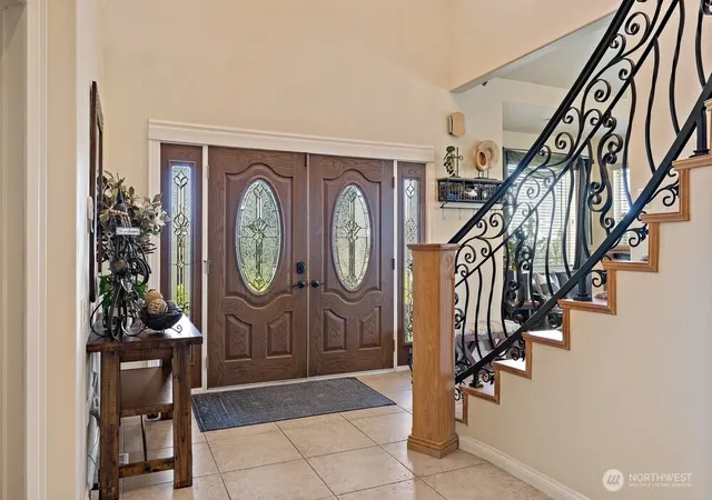 Photo 3 of Single family home for sale at 500 Saint Hilaire Rd, Yakima, WA 98901 | MLS# NWM2521745 | Listing updated on 2026-09-21