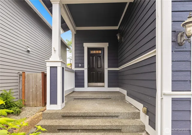 Photo 3 of Sale Pending at 912 25th Avenue Sw, Puyallup, WA 98373 | MLS# NWM2522008 | Listing updated on 2026-09-25