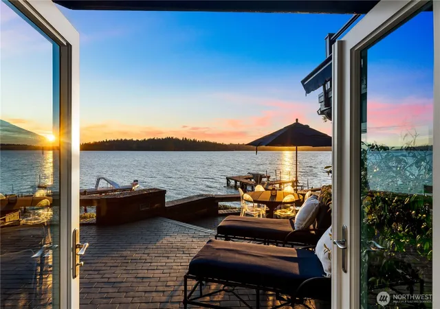 Photo 1 of Mansion for sale at 18 Holly Ln, Mercer Island, WA 98040 | MLS# NWM2522070 | Listing updated on 2026-09-21