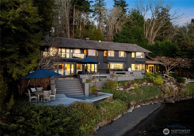 Photo 2 of Mansion for sale at 18 Holly Ln, Mercer Island, WA 98040 | MLS# NWM2522070 | Listing updated on 2026-09-21