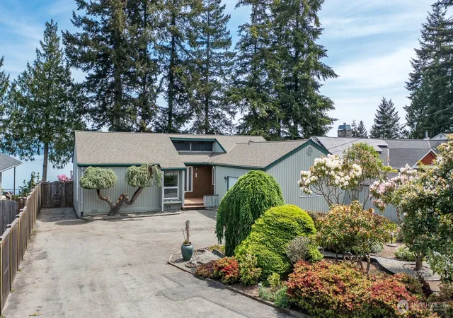 Photo 3 of Single family home for sale at 1985 Cascade View Dr, Camano Island, WA 98282 | MLS# NWM2522086 | Listing updated on 2026-09-21
