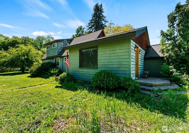 Photo 3 of Sale Pending at 2091 Orchard Rd, Ellensburg, WA 98926 | MLS# NWM2522171 | Listing updated on 2026-09-23