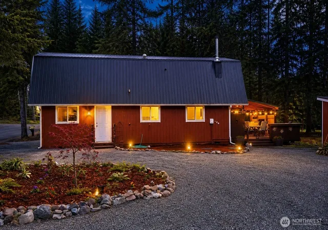 Photo 2 of Single family home for sale at 100 Timberline Dr, Packwood, WA 98361 | MLS# NWM2522828 | Listing updated on 2026-09-21